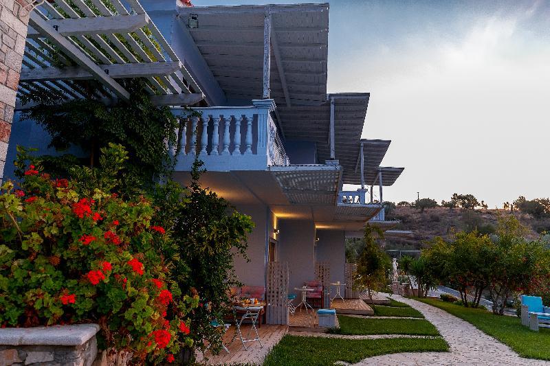 Sunny Place Resort Крадинион Екстериор снимка