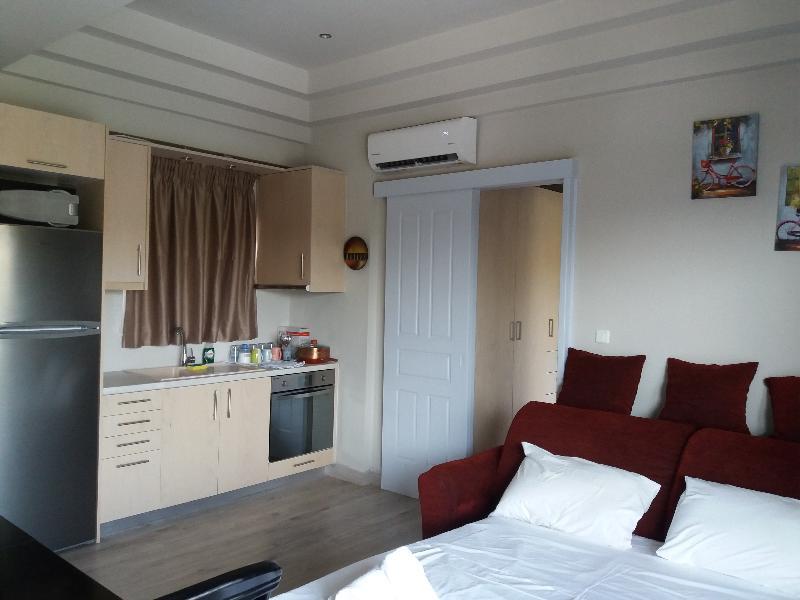 Sunny Place Resort Крадинион Екстериор снимка