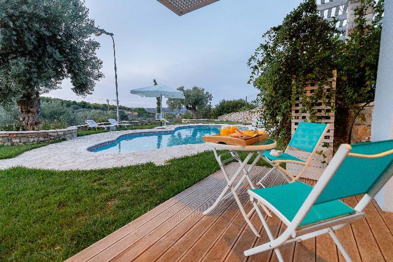 Sunny Place Resort Крадинион Екстериор снимка